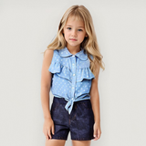 <img src="Blue-White-Heart-Tie-Hem-Sleeveless-Button-Up.jpg" alt="Blue White Heart Tie Hem Sleeveless Button-Up" loading="lazy">