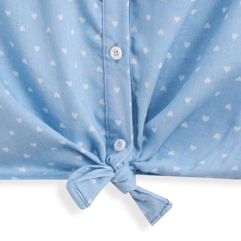 <img src="Blue-White-Heart-Tie-Hem-Sleeveless-Button-Up.jpg" alt="Blue White Heart Tie Hem Sleeveless Button-Up" loading="lazy">
